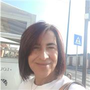 Insegnante di italiano ,laureata in Pedagogia e docente scuola primaria con molti anni di impartisce lezioni di italiano online